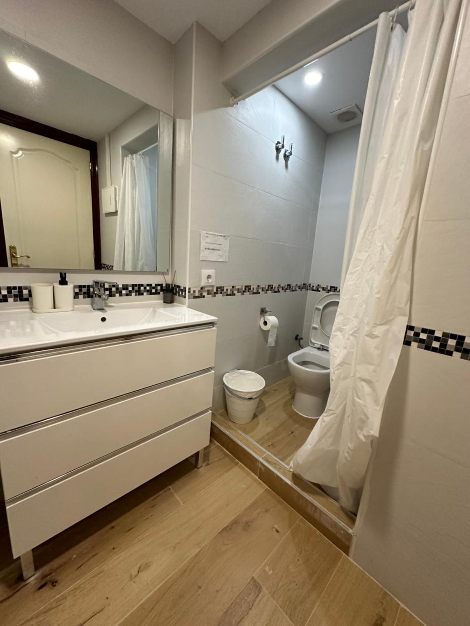 Fudodo舒适3 Beds Hotel L'Hospitalet de Llobregat Buitenkant foto